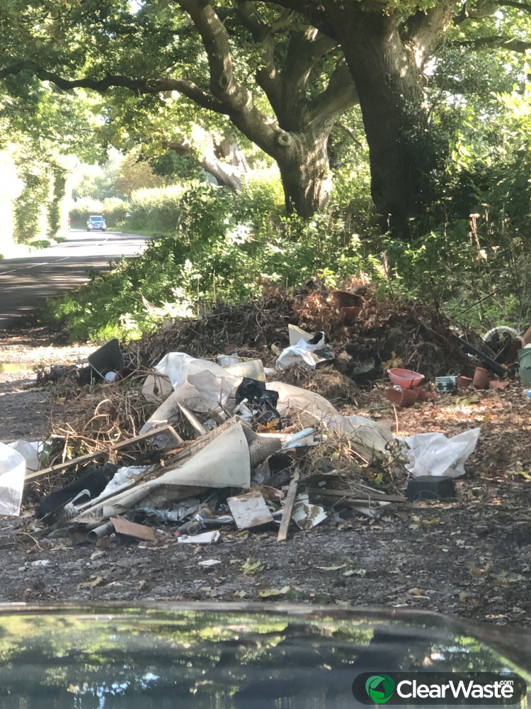 Flytipping in Powdermill Lane, Battle ClearWaste