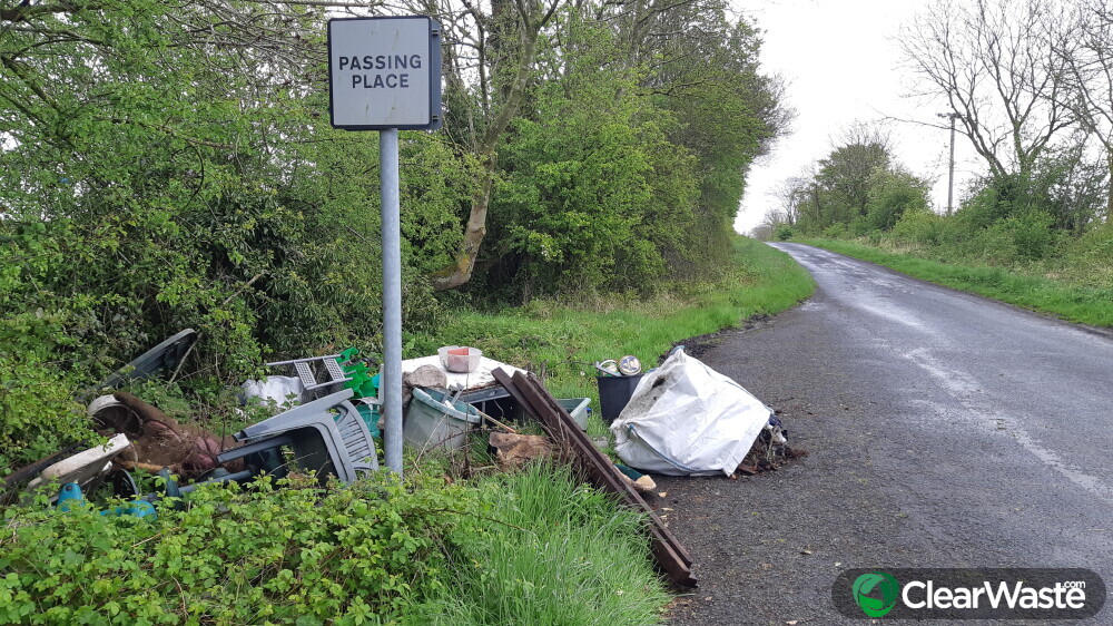 Flytipping in Willingham Road, Gainsborough ClearWaste