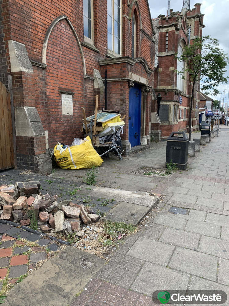 fly-tipping-in-bury-park-road-luton-clearwaste
